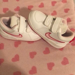 Girls Nike Sneakers!